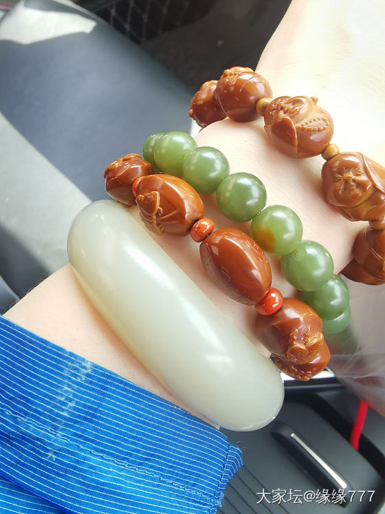 寻了个河磨玉吊坠_挂件和田玉
