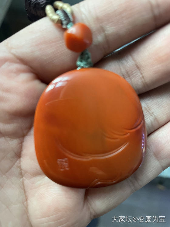 大家帮忙看下这块的价值，南红的价格实在看不懂_吊坠玉髓玛瑙