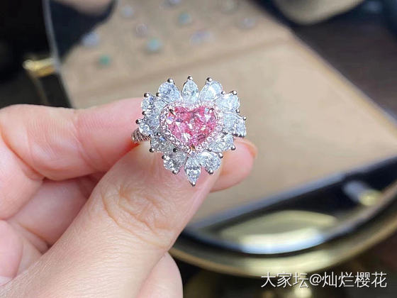 现货1.57ct fancy purplish pink…心形粉钻
1克拉以上颜..._异形钻戒指彩钻