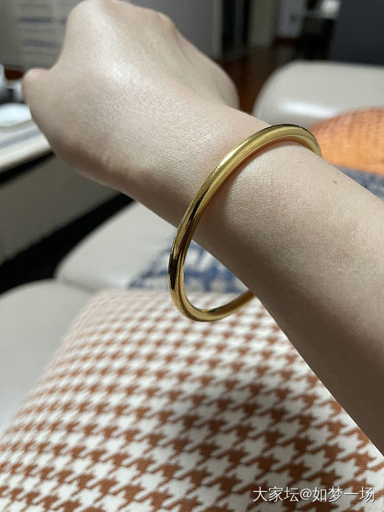 撸秃噜皮了快_手镯金