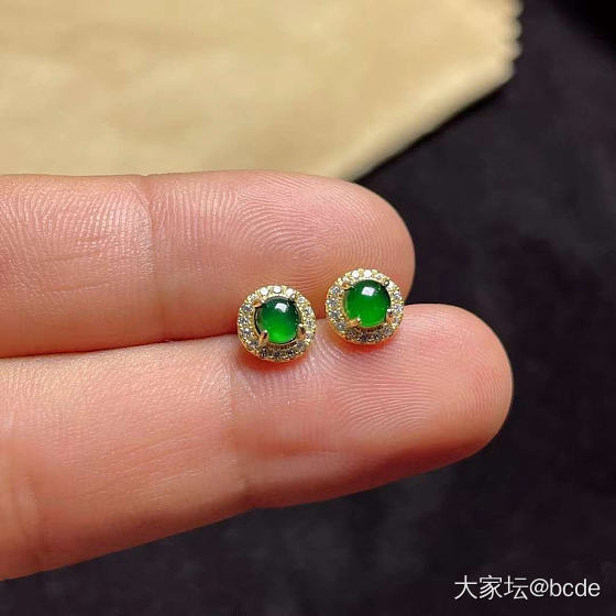 求一对小价位耳钉_耳钉和田玉