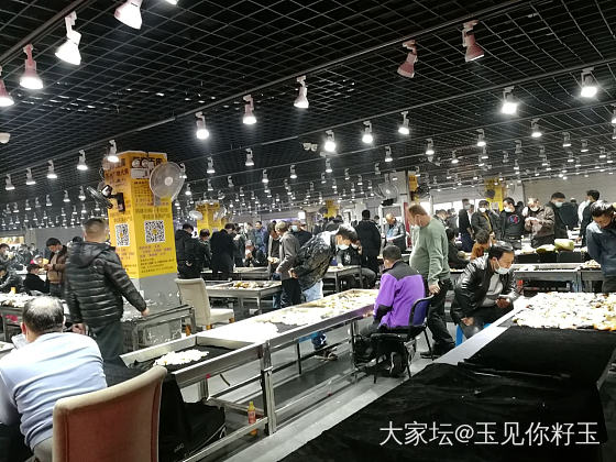 原石市场一日游，疯狂的石头……_和田玉