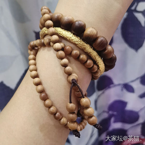 请姐妹们帮我看看哪条配繁花好看_金