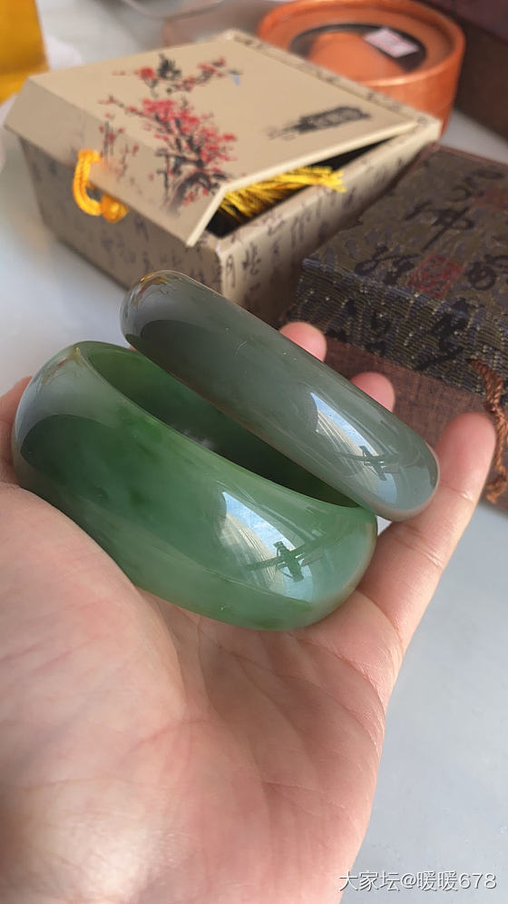 同是碧玉的色差