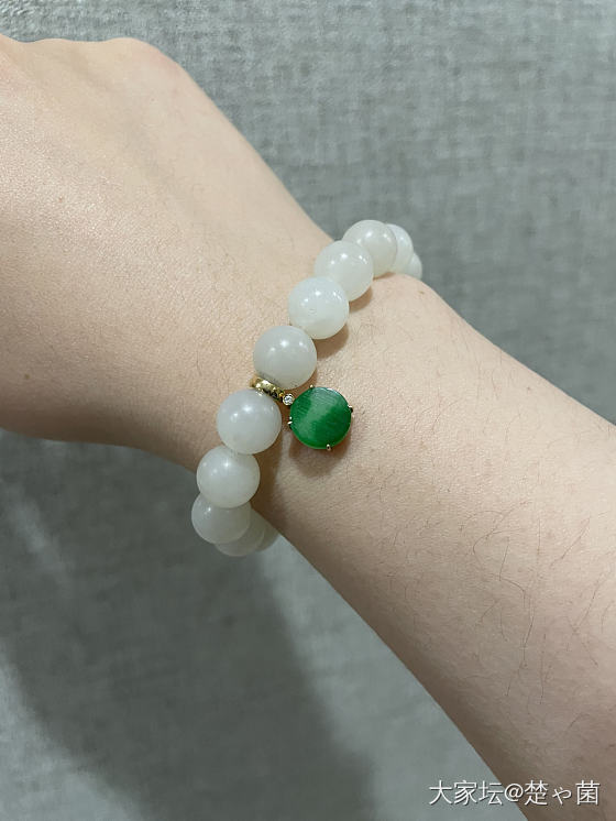 和田配翡翠，顺便晒晒新年美甲_翡翠