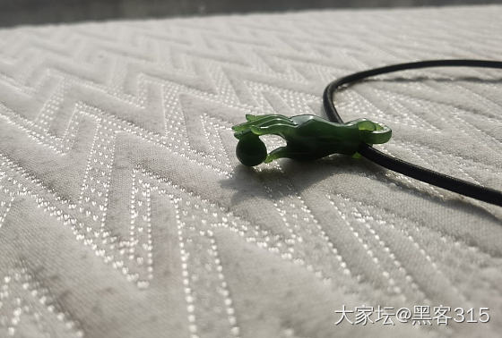 掌上名珠_和田玉