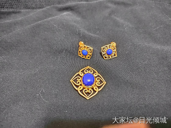 最近的收获，配套了好开心_青金石耳钉胸饰金
