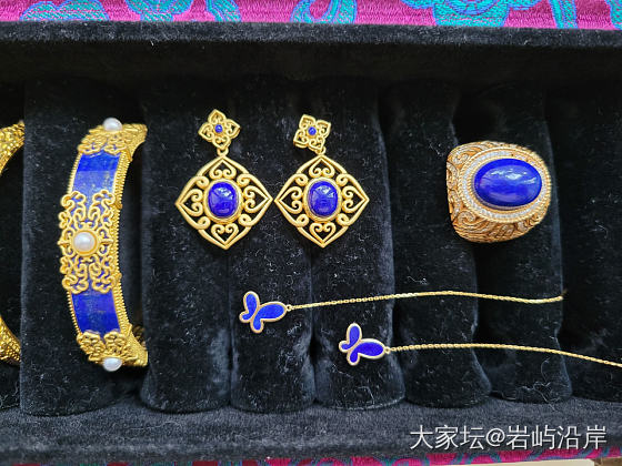 最近的收获，配套了好开心_青金石耳钉胸饰金