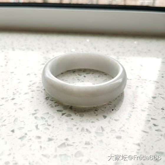 细糯种厚庄翡翠手镯 适合的来～_翡翠