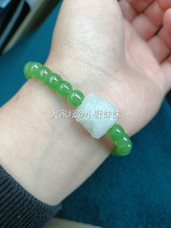乌兰海就是美啊_珠串和田玉