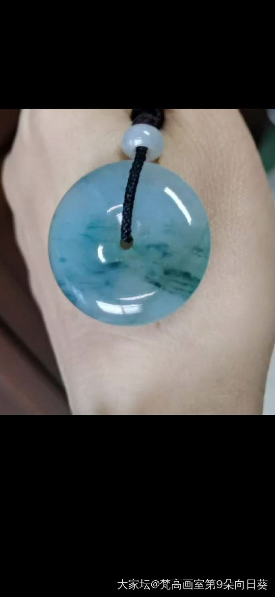 求助，两个扣子选哪个？_翡翠