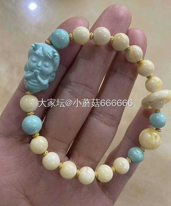 刚到一手串，帮看中四价值不值？_松石琥珀蜜蜡