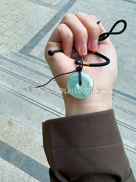 中千刚入的扣子 大神们给看看值不值_翡翠