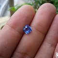 斯里兰卡无烧蓝宝石 1.2ct，切割有点歪，但镶嵌后应该还好。超便宜卖，要的...