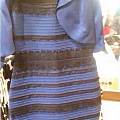 大家都来看看 你们看到的裙子是什么颜色