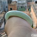 ~~翡翠(A货)--淡绿圆条55MM圈口