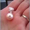 晒一下昨天老公送的生日礼物，华丽丽的淡粉紫金色珍珠