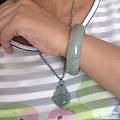 这个手镯上手好看么？附上害羞真人照，轻拍~