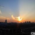 北京天空中出现美丽的“火凤凰”——转图