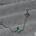 有没有碧玉类和彩月东西愿意交换祖母绿戒指锁骨链翡翠糖豆还有海蓝宝三圈