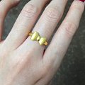 啦啦啦，前几天组团回来我自己收的3D硬金蝴蝶结戒指