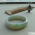 翡翠(A货)--带一点阳绿--60MM圈口