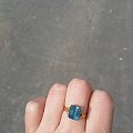 奶奶给我的海蓝宝戒指