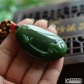 这款菠菜绿荷花吊坠是苏工吗？挺精美的，请指教~~