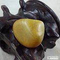 【暖枫阁】12号淘的一个新疆和田玉黄沁籽料原石 30.1g