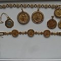 我收藏的一些纯金金币制成的首饰