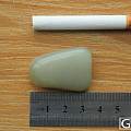 【泾渭轩】新疆和田青白玉籽料真皮原石新学手标本