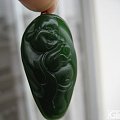 大家帮看看，这是和田碧玉吗？