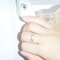 一个款式超级简单的铂金戒指^_^！