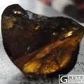 原石炸弹，褐色？金色？黄色？双色？黑的？