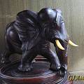15年前在缅甸打洛买的....木雕大象.......