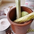 我家盛放大葱白菜的物件，求鉴定