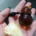 一个嗲嗲的波海金绞白寿桃和一个萌萌的缅甸金棕葫芦