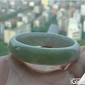 翡翠(A货)--带淡绿斯文镯子--59MM圈口