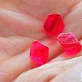 来自缅甸的hot pink 尖晶石