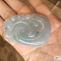 大家帮我看看人家送的翡翠多少钱