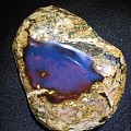 再来分享宝贝，漂亮的多米尼加蓝珀石头
