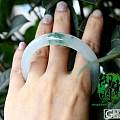 【御明轩】温润飘蓝花贵妃翡翠手镯