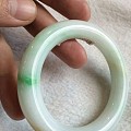 大家看看这支镯子属于细豆还是细糯