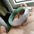 小白求教，镯子是豆冰底还是糯冰？多少入合适！