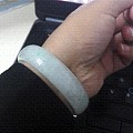 新入美镯，请高手们估个价