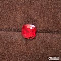 这颗1.65克拉的小小无烧红宝石 真红闪红闪的