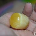 2016年我磨的第一颗大桶珠，是个标准的半蜡半蜜的。