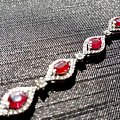 非常漂亮的缅甸鸽血红红宝石手链