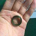 大家帮我看看这个碧玉指环如何