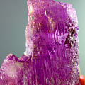 今天听说紫锂辉有加热的，请大神们看看这块紫锂辉是烧料吗？